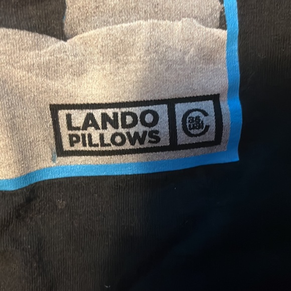 Casual Industrees, Lando Pillows, size medium - Picture 4 of 5
